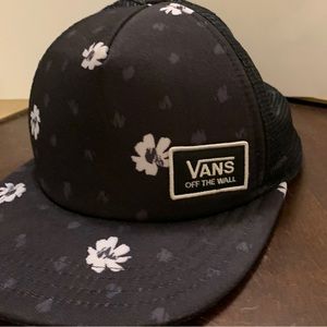 VANS women’s hat flowers
